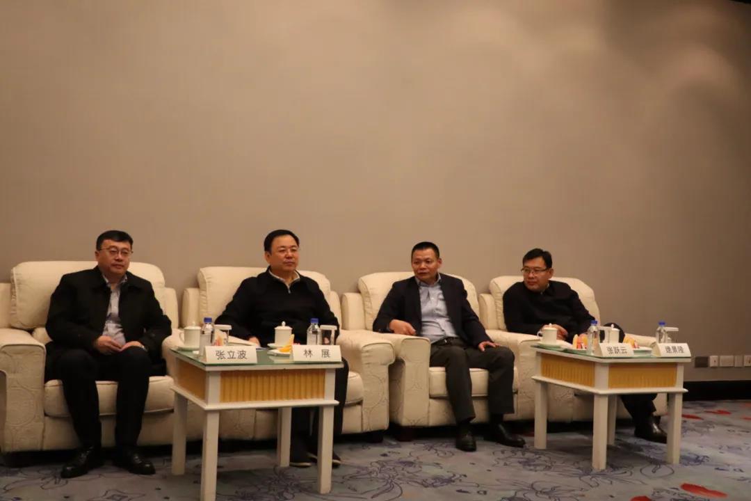 中林實業(yè)與哈爾濱市林草局、通河縣政府、建行黑龍江分行戰(zhàn)略合作協(xié)議簽約儀式在哈爾濱圓滿舉行(圖1)