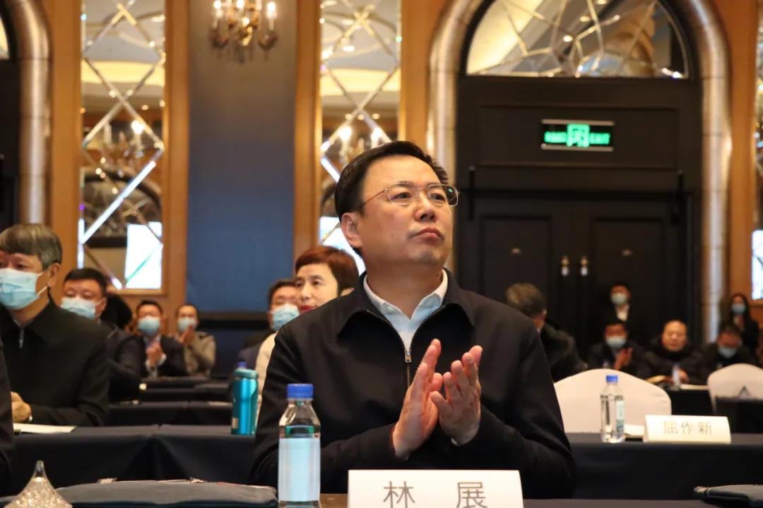 中林實業(yè)與哈爾濱市林草局、通河縣政府、建行黑龍江分行戰(zhàn)略合作協(xié)議簽約儀式在哈爾濱圓滿舉行(圖4)