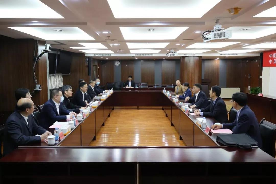 集團公司與農(nóng)發(fā)行簽署戰(zhàn)略合作協(xié)議(圖2) 集團公司與農(nóng)發(fā)行簽署戰(zhàn)略合作協(xié)議(圖2)